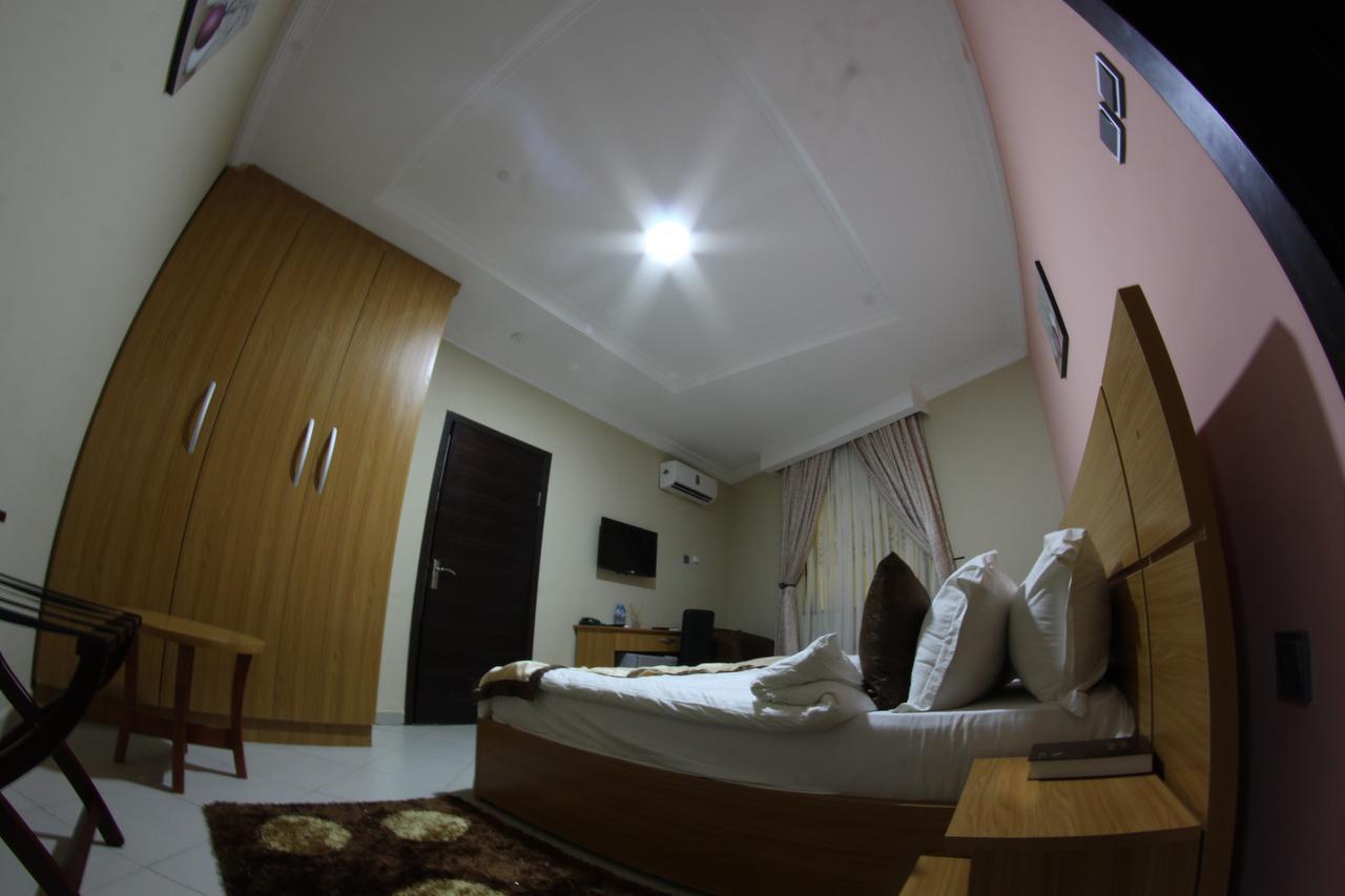 Celia'S Suites Abeokuta Екстер'єр фото