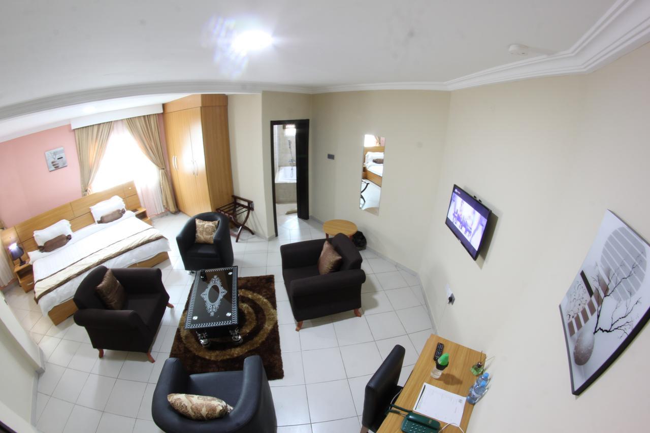 Celia'S Suites Abeokuta Екстер'єр фото