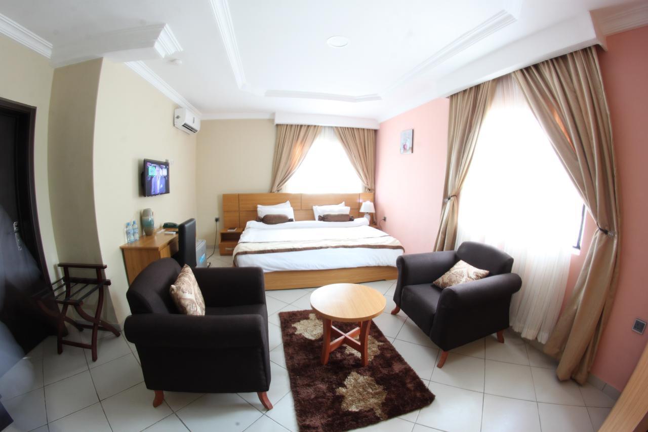 Celia'S Suites Abeokuta Екстер'єр фото