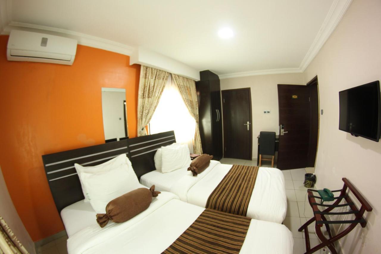 Celia'S Suites Abeokuta Екстер'єр фото