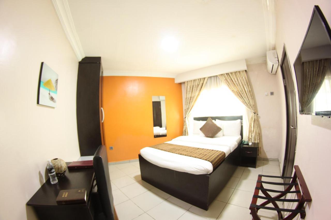Celia'S Suites Abeokuta Екстер'єр фото