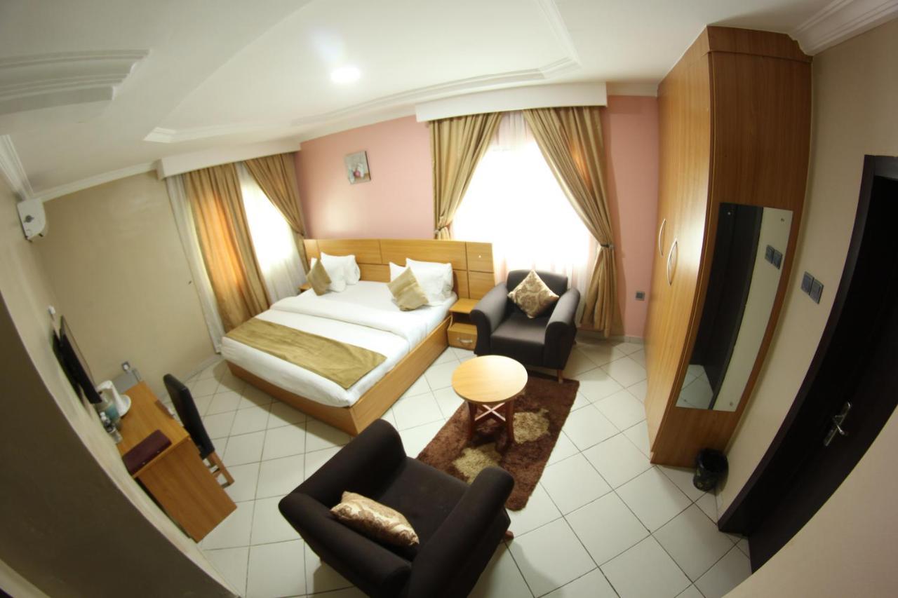 Celia'S Suites Abeokuta Екстер'єр фото