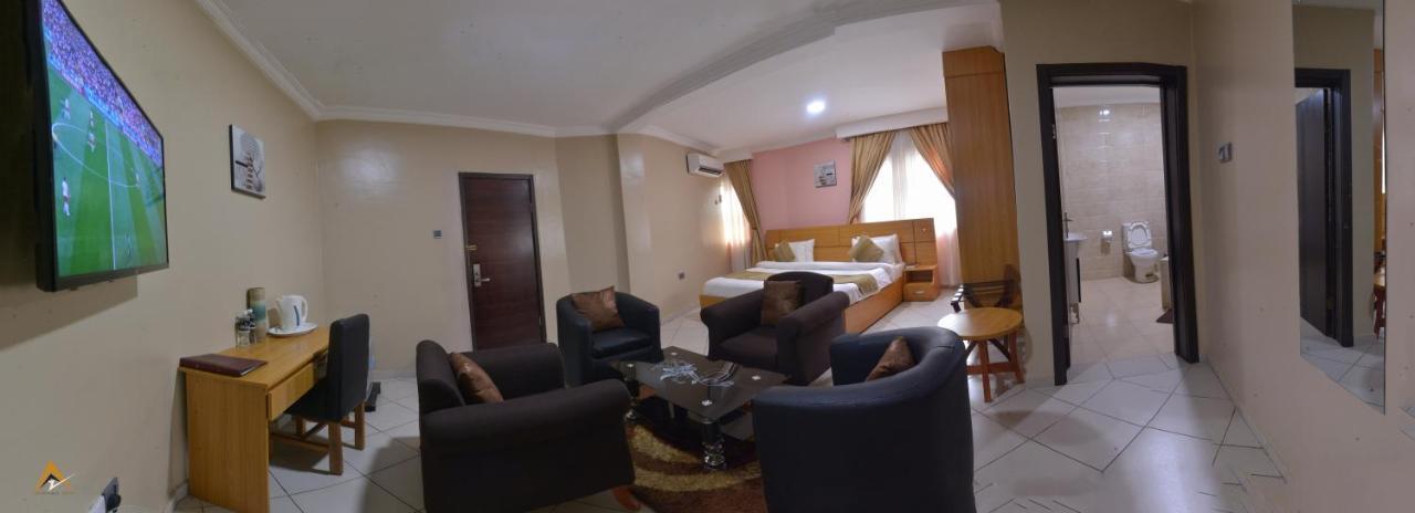 Celia'S Suites Abeokuta Екстер'єр фото